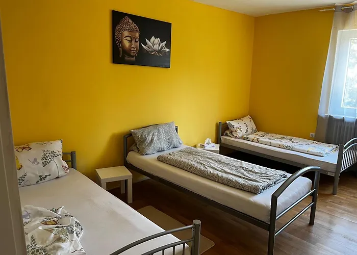 Ferienunterkunft&monteure C.c Apartman *