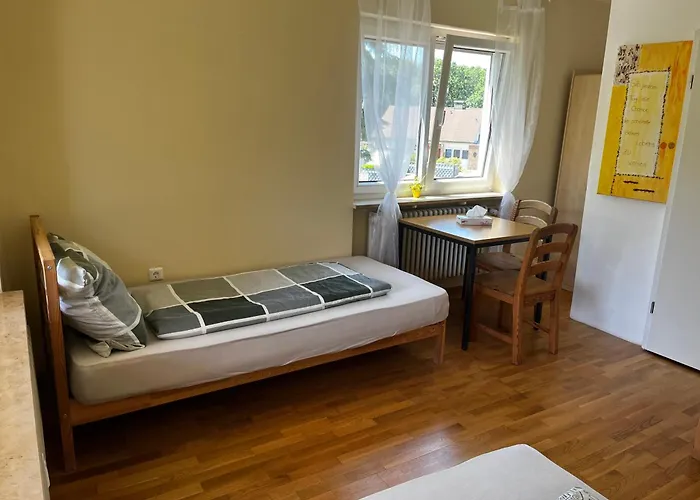 Ferienunterkunft&monteure C.c Apartman