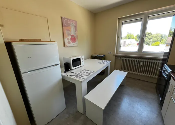 Ferienunterkunft&monteure C.c Apartman *