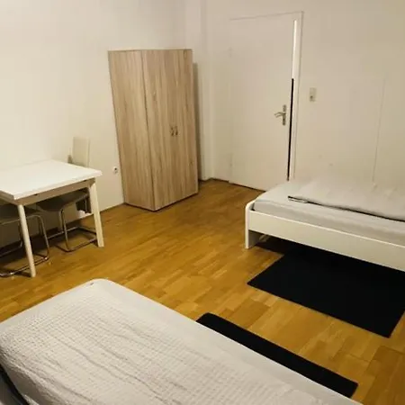 Ferienunterkunft&monteure C.c Апартаменты *