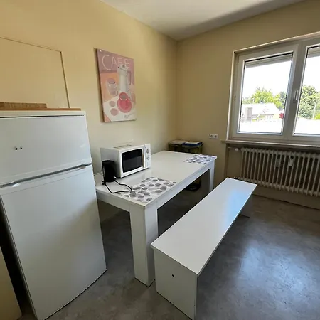 Ferienunterkunft&monteure C.c Апартаменты *