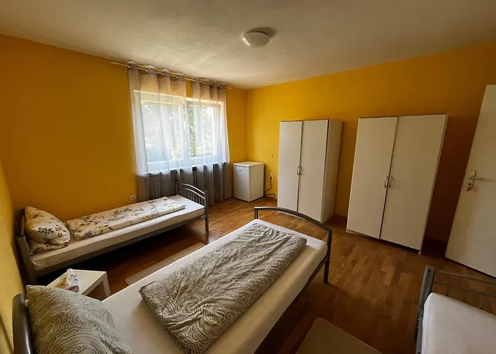 Ferienunterkunft&monteure C.c * Швабах